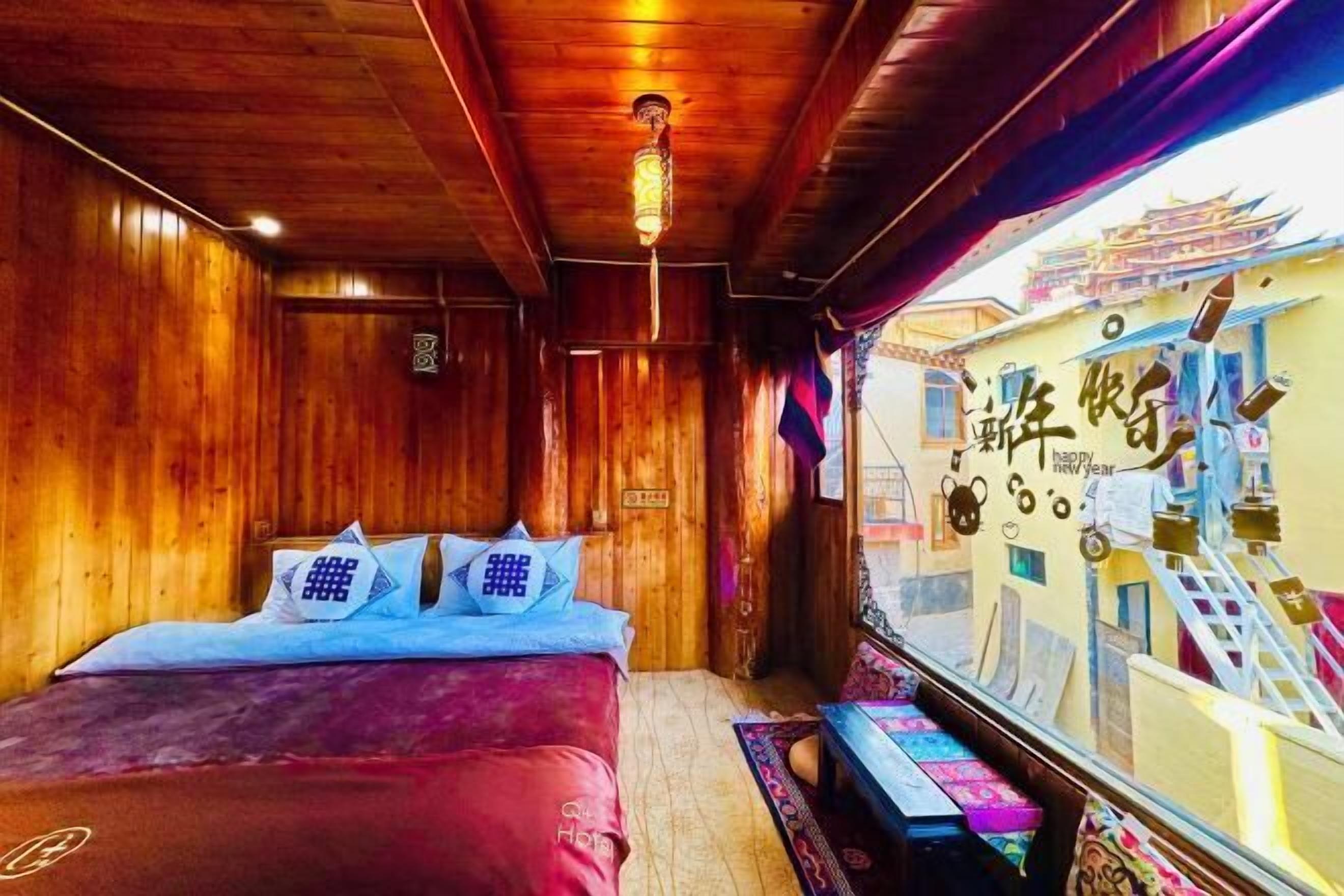 遮光カーテン、防音設備、WiFi (無料)、ベッドシーツ