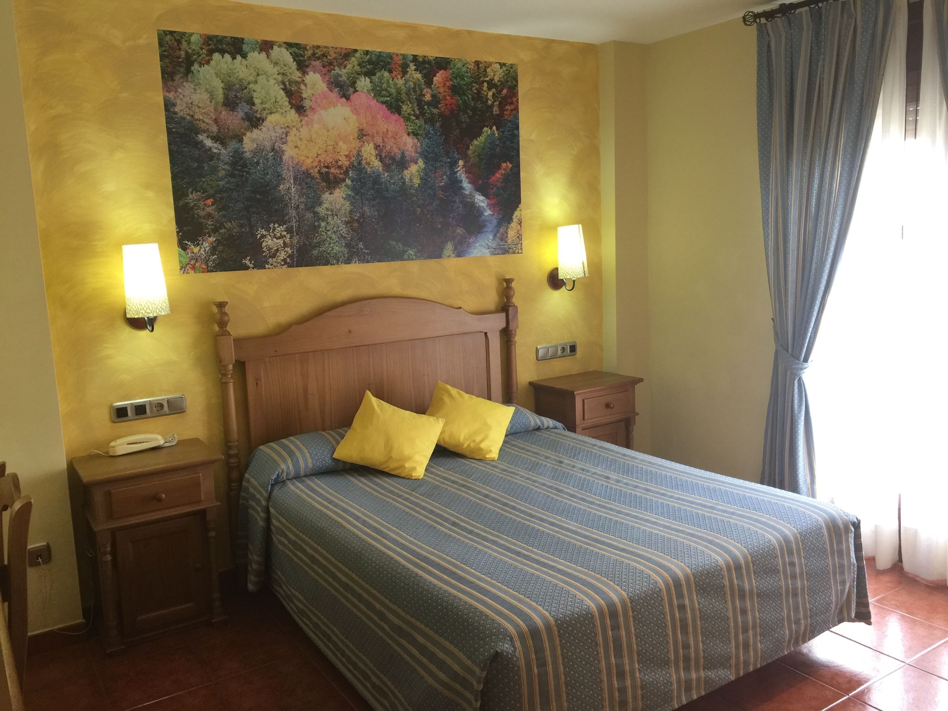 double or twin room | minibar, desk, free cots/infant beds, free wifi