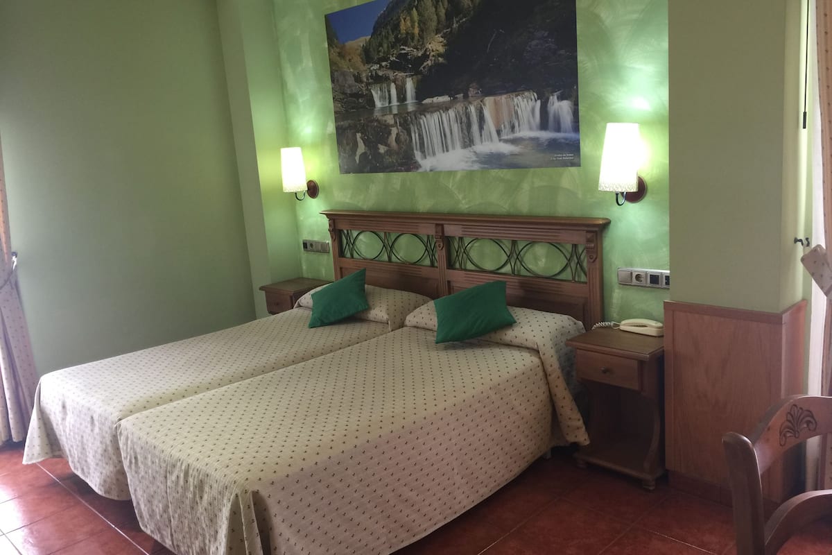 double or twin room | minibar, desk, free cots/infant beds, free wifi