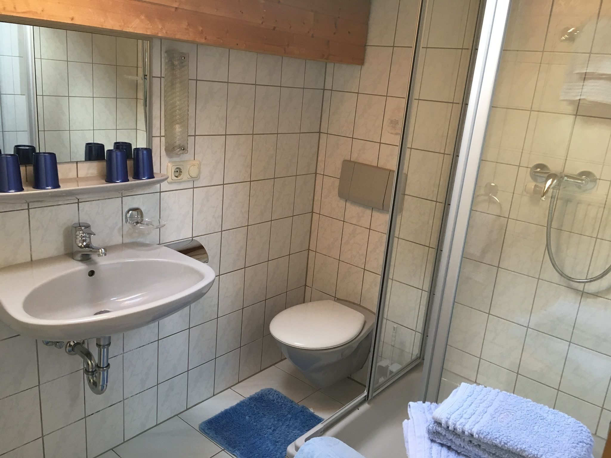 Apartment, Multiple Beds, Mountain View (2) | Rollaway beds, free WiFi, bed sheets