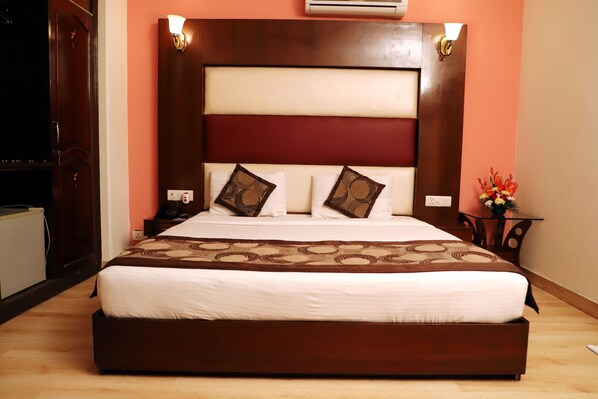 Economy Double Room, 1 Double Bed, Accessible, City View