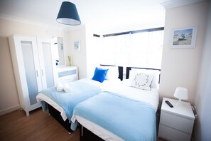 Room - Bassett Apartments (Southampton)
