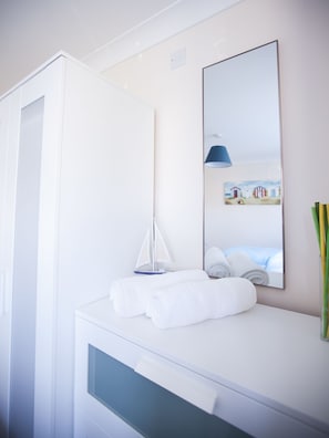 Apartamento, 2 quartos | Comodidades do quarto