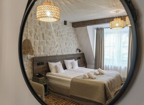 Deluxe kamer | Luxe beddengoed, verduisterende gordijnen, gratis wifi, beddengoed