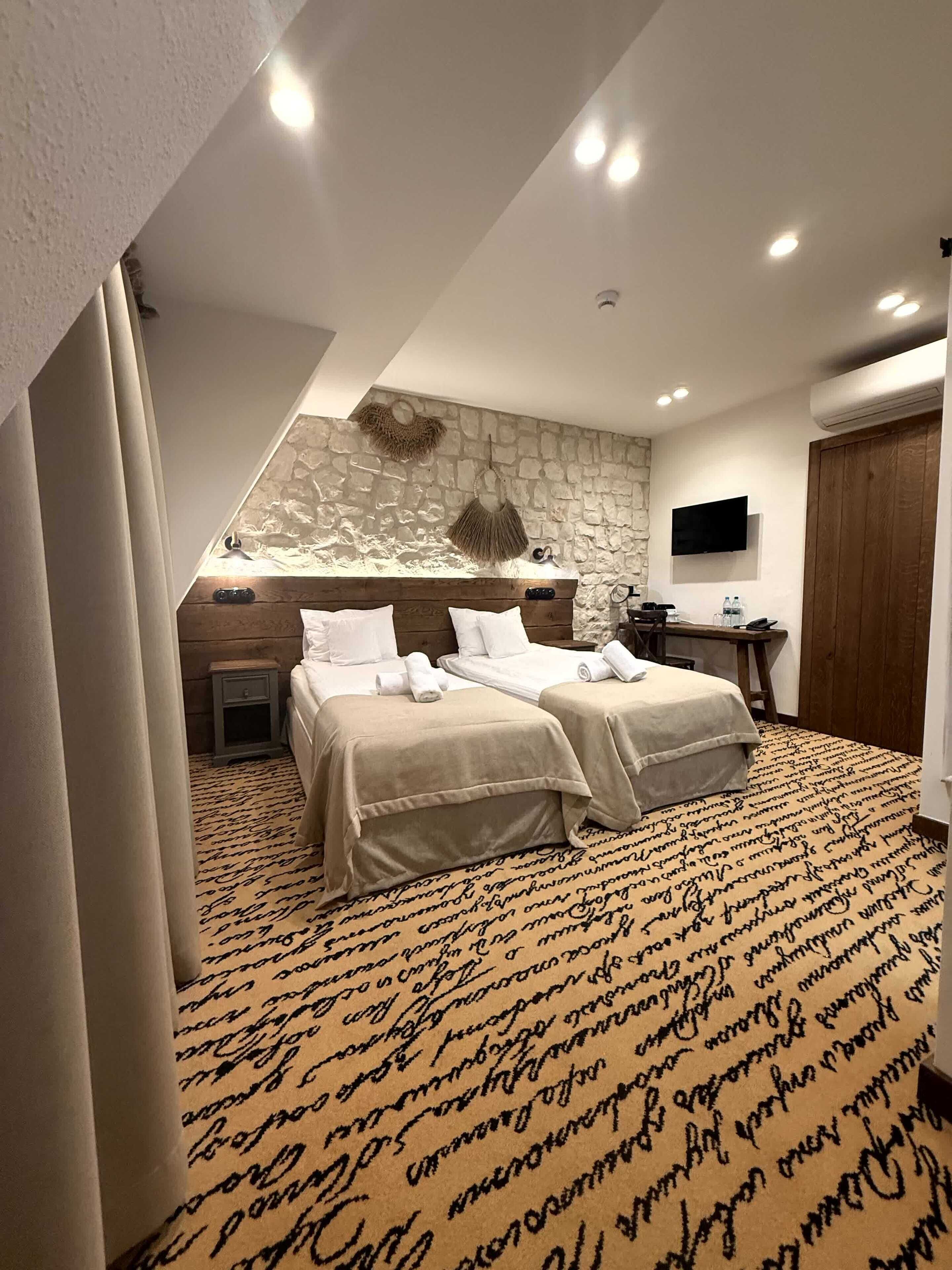 Deluxe Room | Premium bedding, blackout drapes, free WiFi, bed sheets