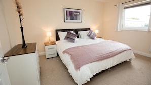 Unclassified image, 2 of 13, button - White Star Apartments (Southampton)