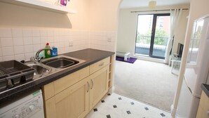 Unclassified image, 3 of 13, button - White Star Apartments (Southampton)
