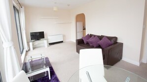 Unclassified image, 4 of 13, button - White Star Apartments (Southampton)