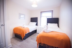 Apartment, 3 Bedrooms | Desk, iron/ironing board, free WiFi, bed sheets - St James Apartments (Southampton)
