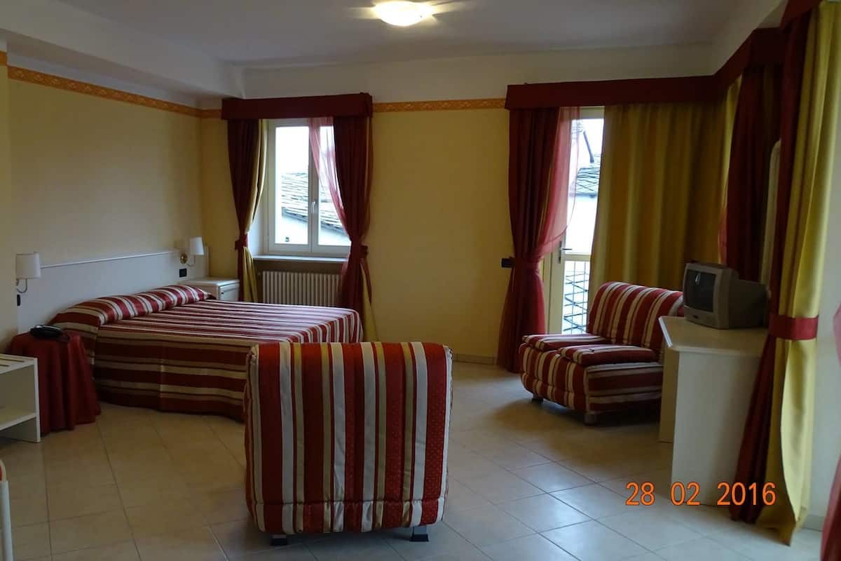 Nôi (giường cho trẻ sơ sinh) miễn phí