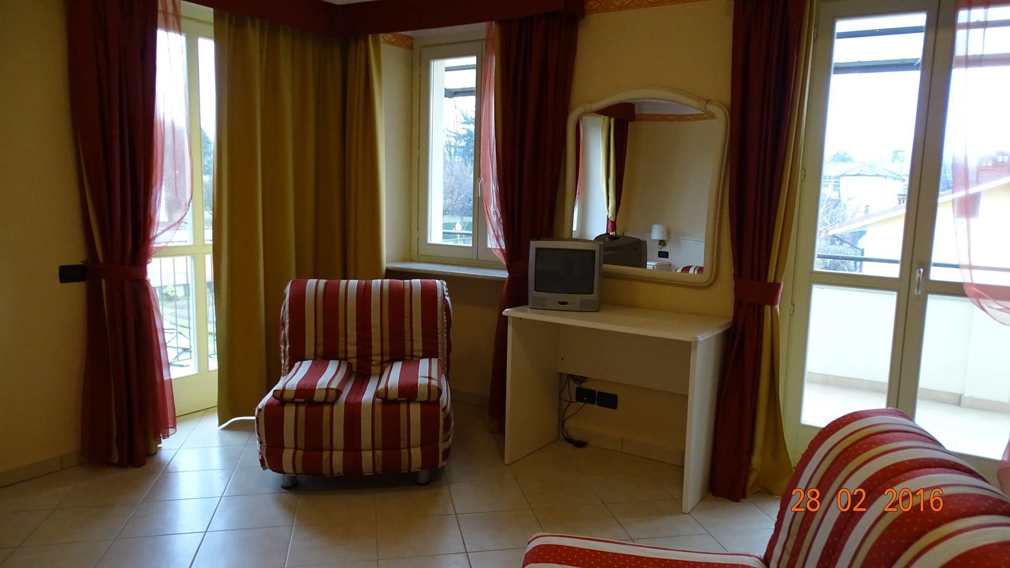 Free cots/infant beds, free WiFi