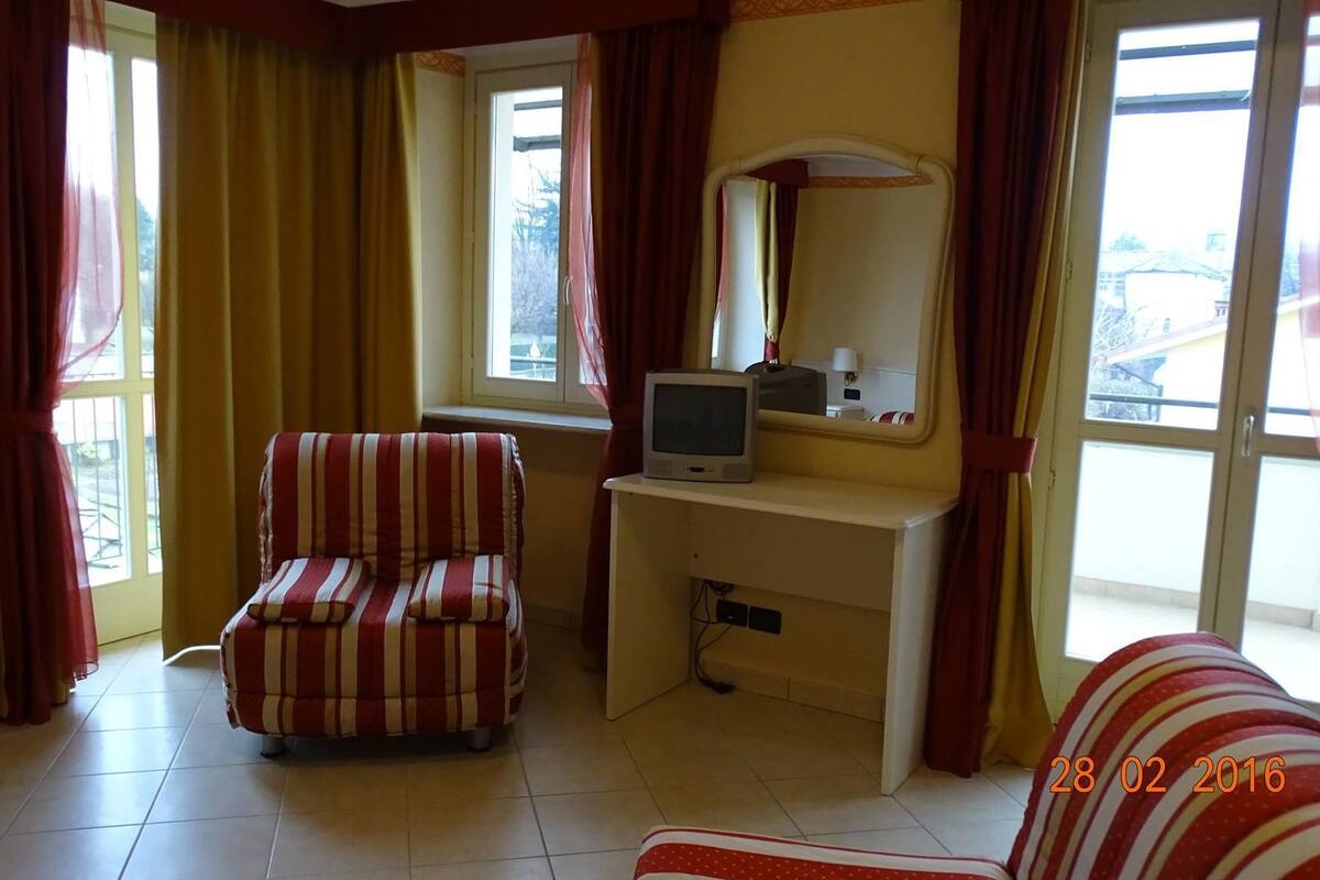 Nôi (giường cho trẻ sơ sinh) miễn phí