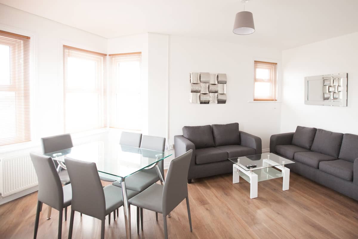 Apartment, 3 Bedrooms | Living area