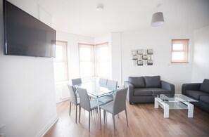 Apartment, 3 Bedrooms | In-room dining - Itchen Bridge Apartments (Southampton)