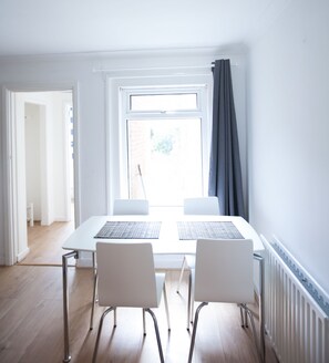 Dining - Woolston House (Southampton)