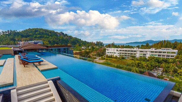 Rooftop pool - The Aristo 104 by Holy Cow (Choeng Thale)