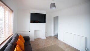 Flat-screen TV - Queen Victoria House (Southampton)