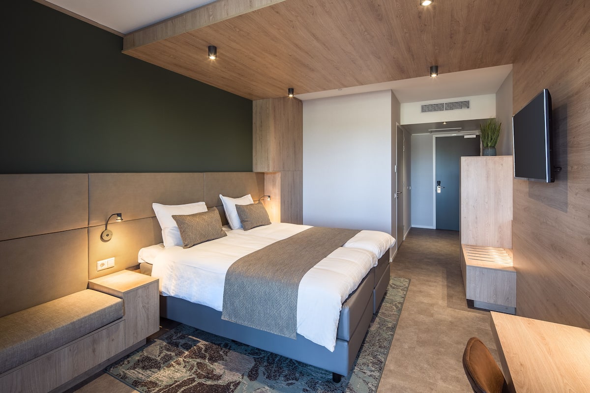 Minibar, in-room safe, desk, blackout curtains