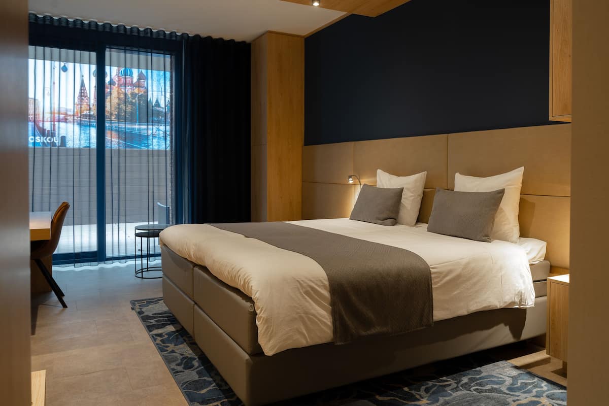 Minibar, in-room safe, desk, blackout curtains