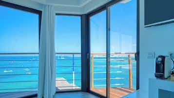 Superior-Doppelzimmer, Balkon, Meerblick | Terrasse/Patio