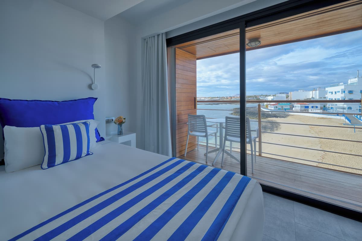 Deluxe-Doppelzimmer, barrierefrei, Balkon | Minibar, Zimmersafe, Schreibtisch, Verdunkelungsvorhänge