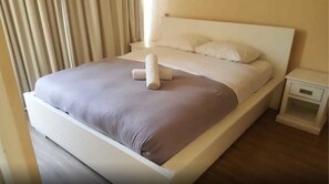 In-room safe, iron/ironing board, free WiFi, bed sheets