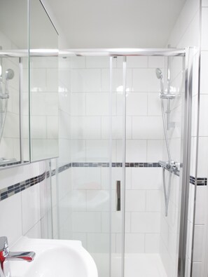 Appartement | Douche de la salle de bain