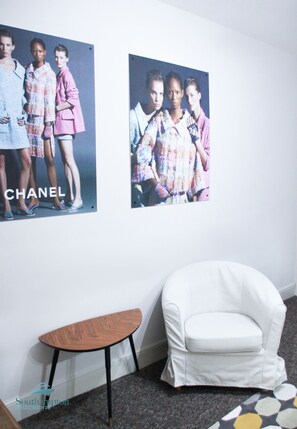 Family Apartment | Living area | Smart TV, Netflix - Highfield Apartments (Southampton)