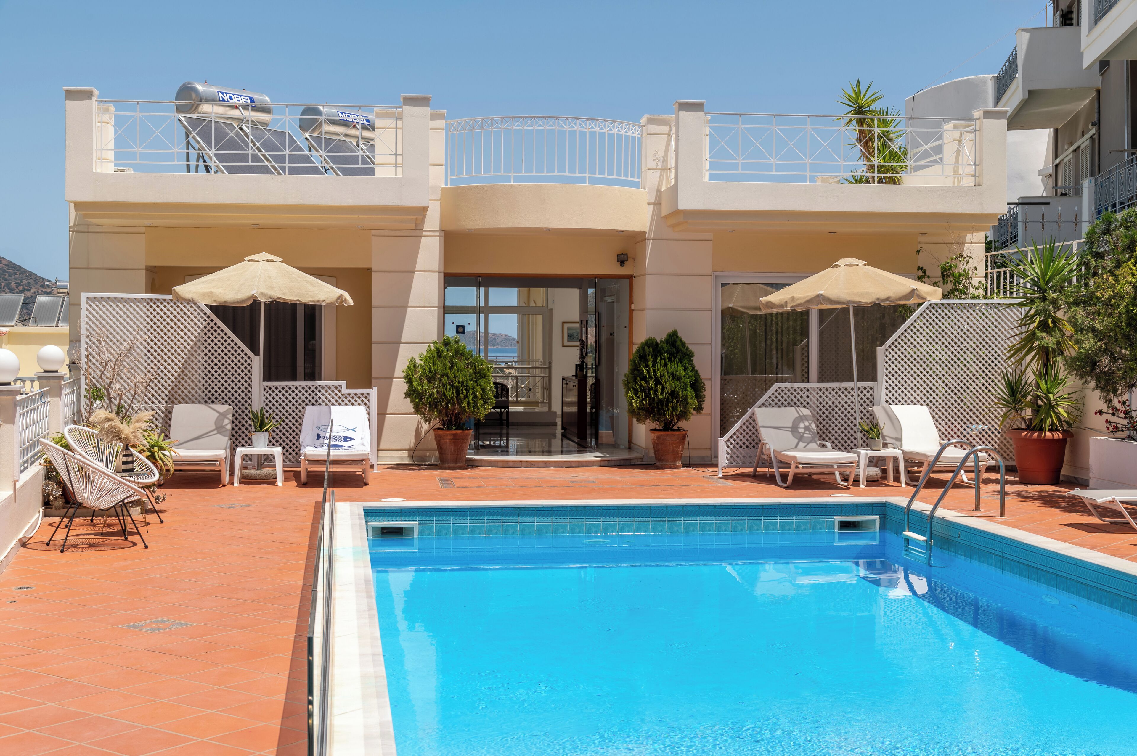 Sesongbasert utendørsbasseng