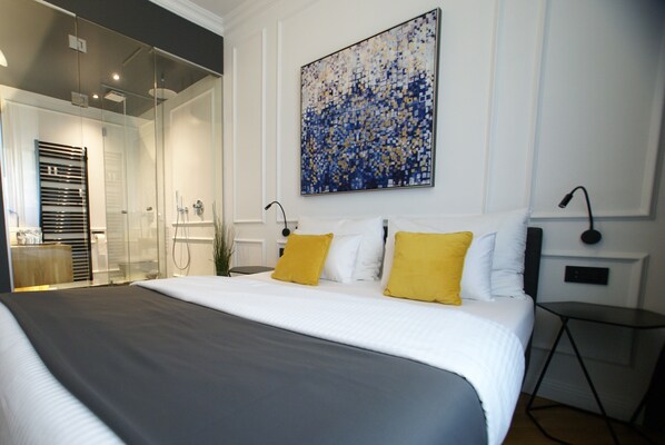 Deluxe Apartment, 1 Bedroom | 1 bedroom, desk, iron/ironing board, free WiFi - Fingerprint Tree Apartment (Zagreb)