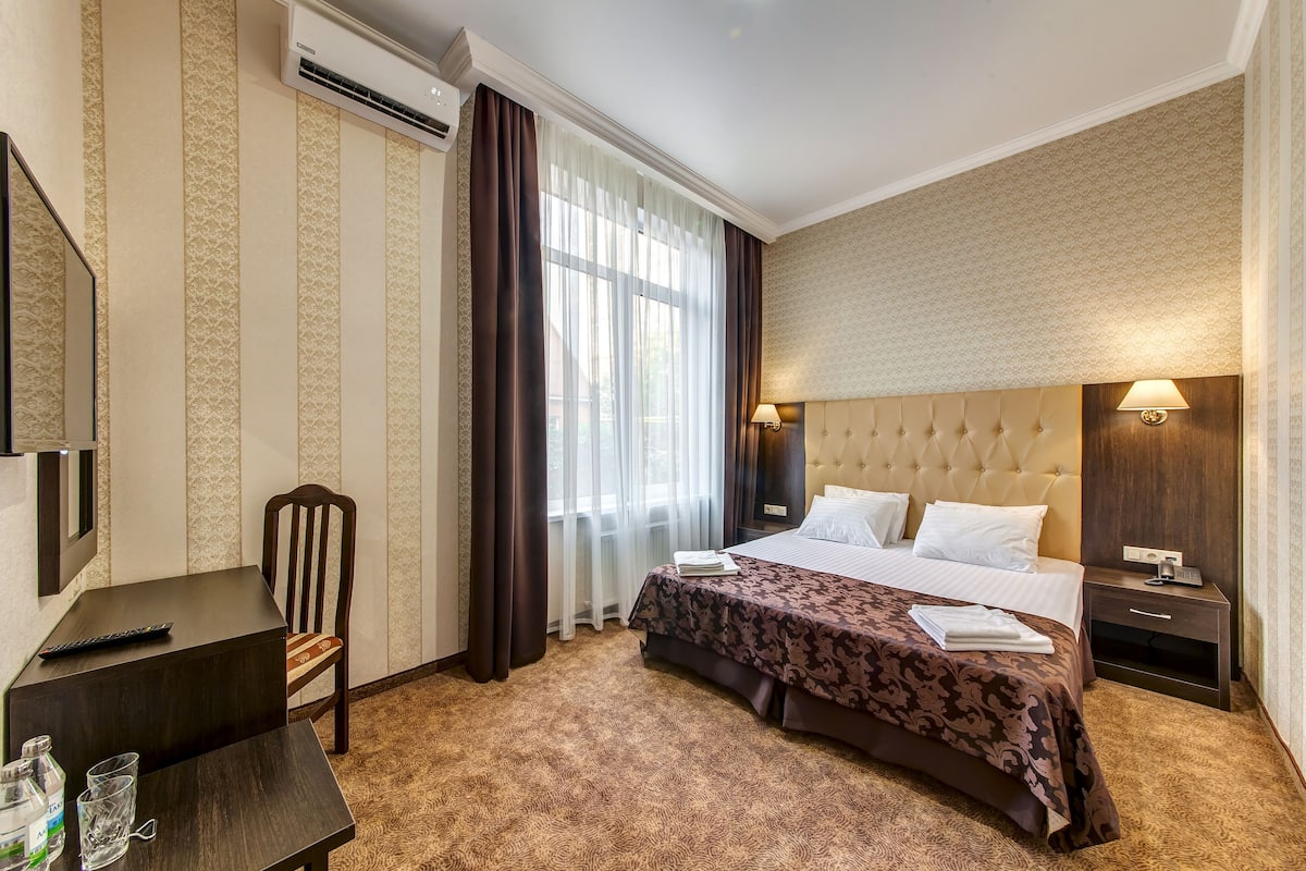 1 Schlafzimmer, Minibar, Zimmersafe, Schreibtisch