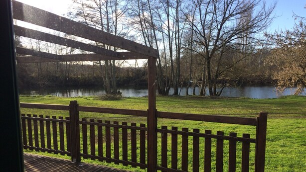Mobile Home, 2 Bedrooms (Willow) | Lake view - Pont de Fournil - Mobil-home (Saint-Laurent-des-Hommes)