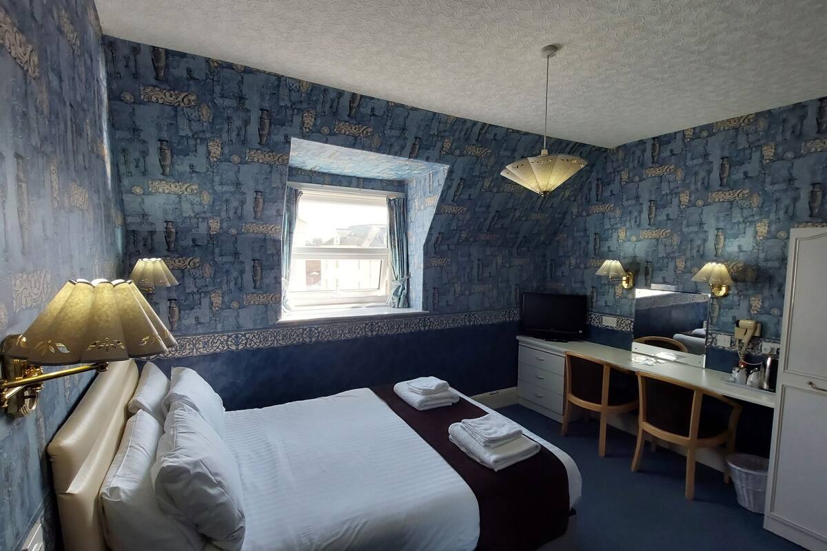 side sea view- double room | iron/ironing board, bed sheets