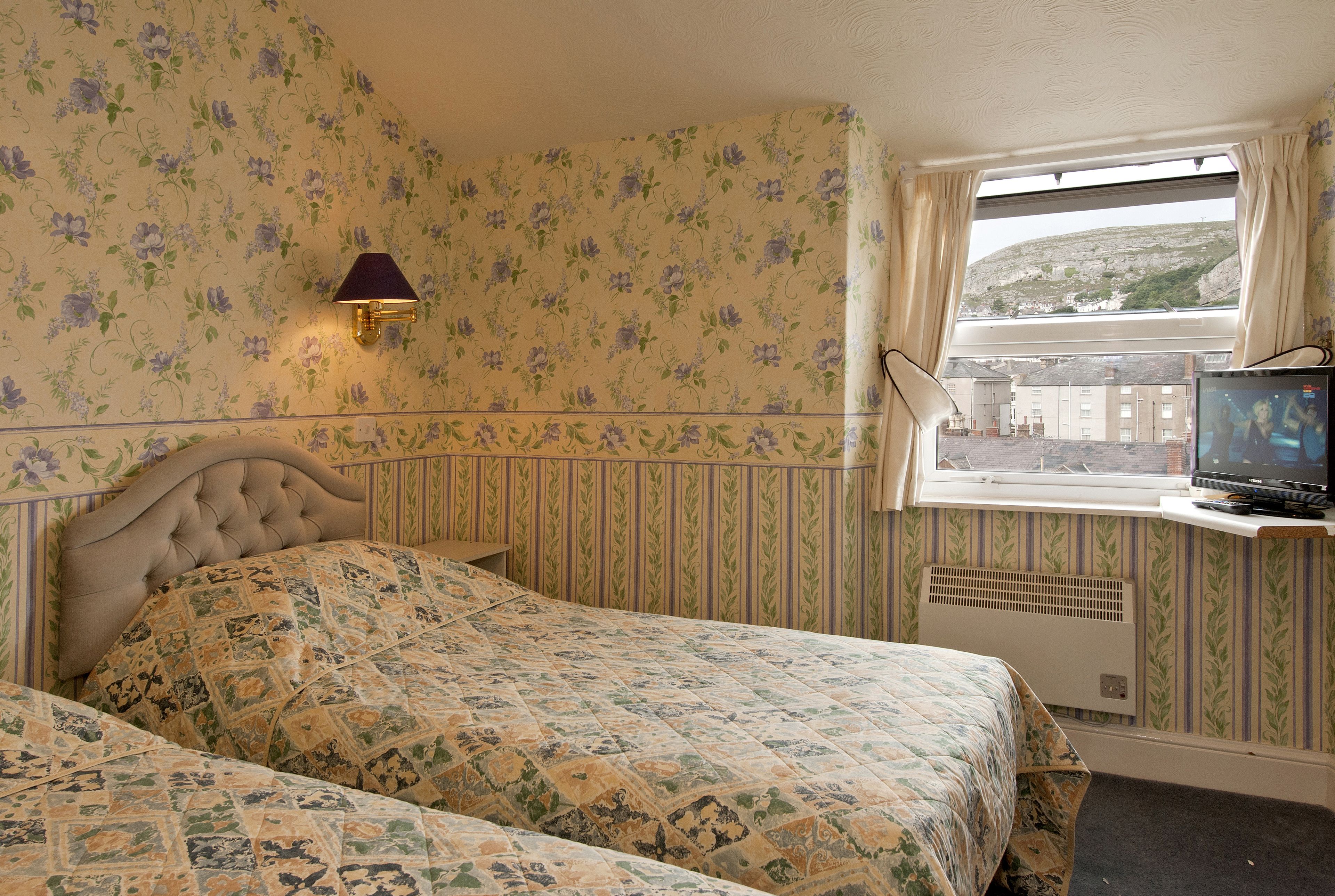 basic twin room, 2 single beds, non smoking | iron/ironing board, bed sheets