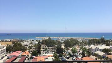 Appartement, 1 slaapkamer | Uitzicht op strand/zee