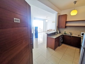 Appartement, 1 chambre | Cuisine privée | Réfrigérateur grande capacité avec congélateur, un four