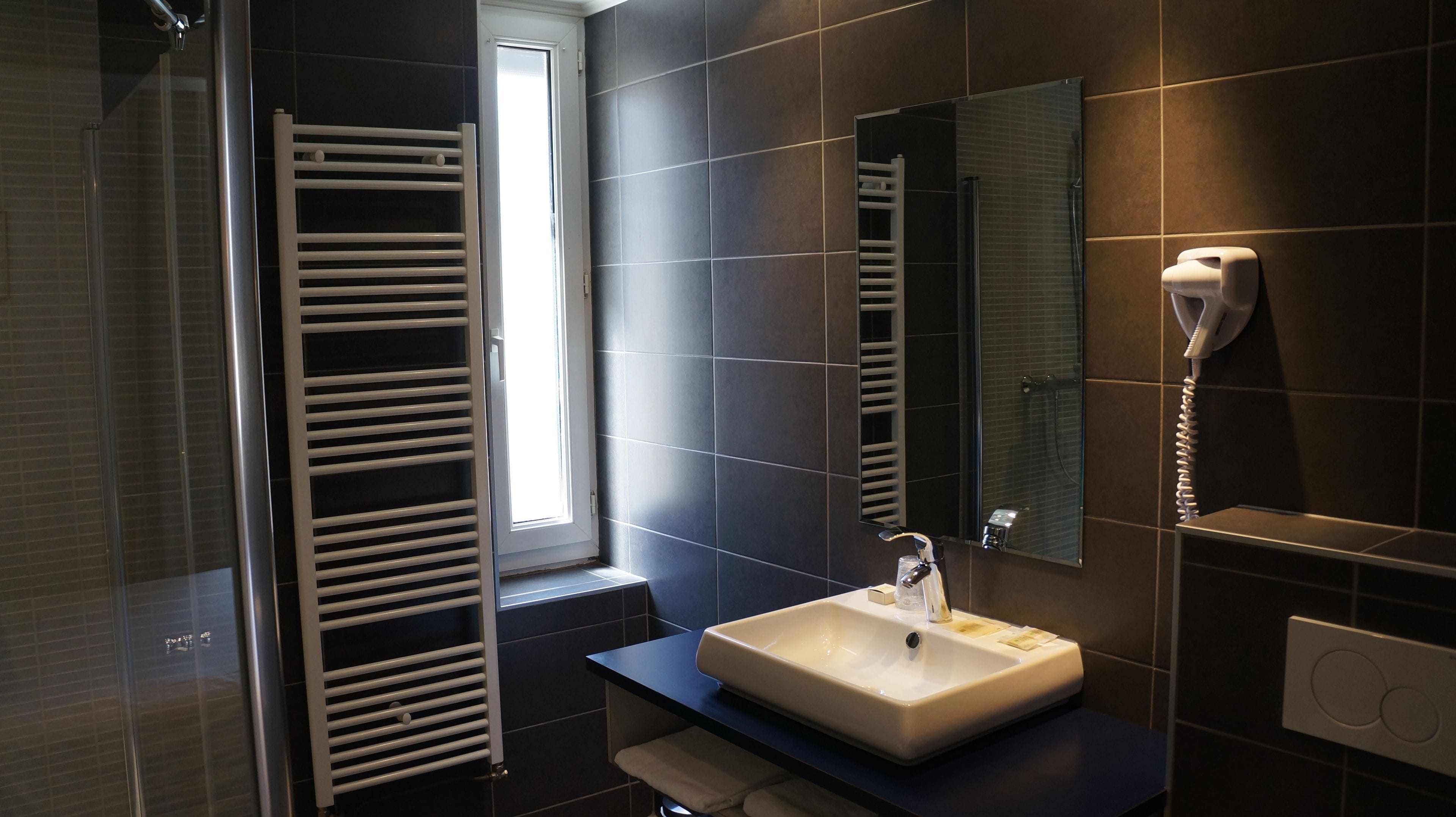 superior double room, non smoking | bathroom | shower, rainfall showerhead, free toiletries, hair dryer