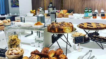Daily buffet breakfast (EUR 30 per person)