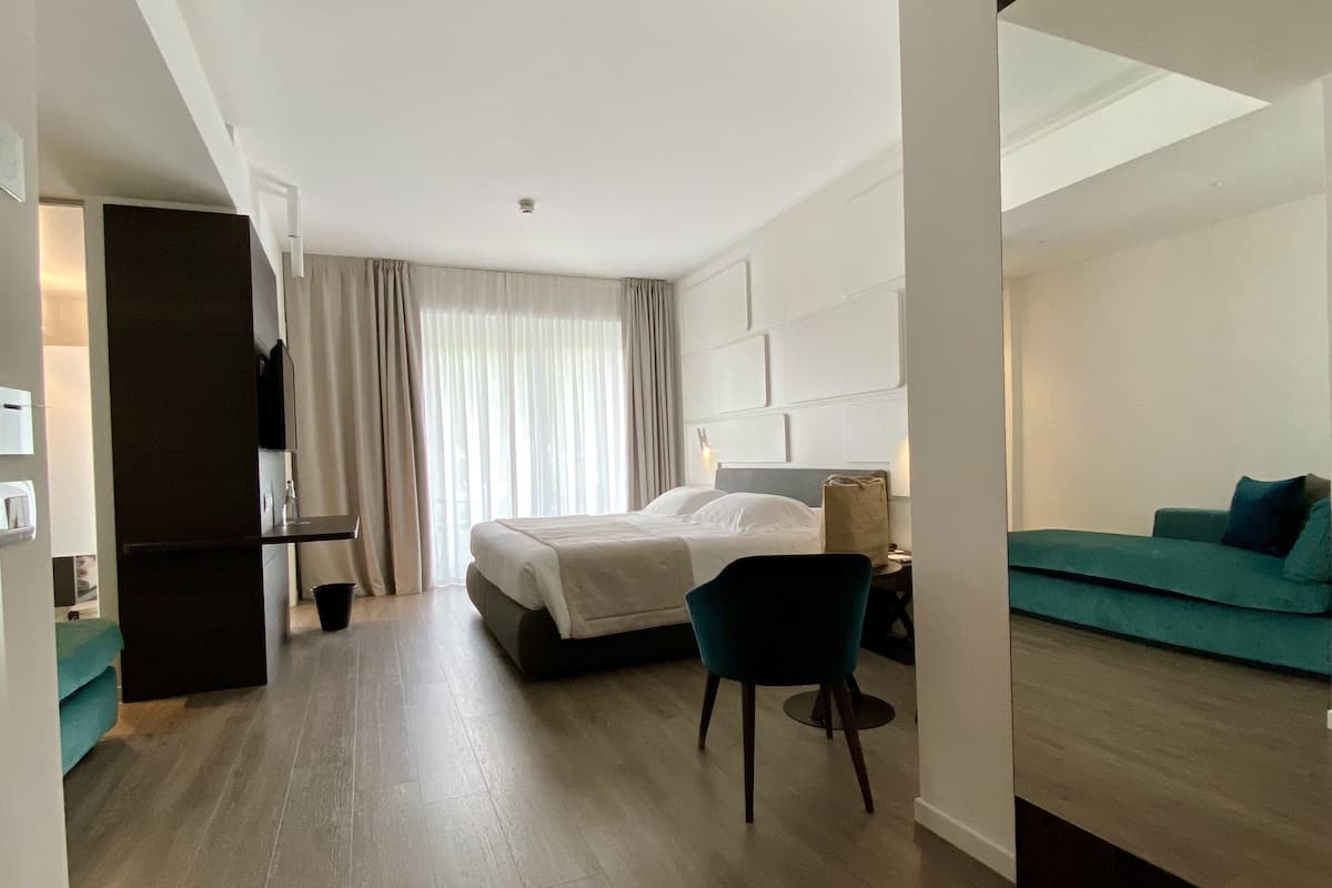 Comfort Triple Room | Egyptian cotton sheets, premium bedding, down duvets, pillow-top beds