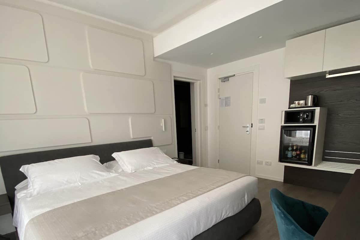 Comfort Room | Egyptian cotton sheets, premium bedding, down duvets, pillow-top beds