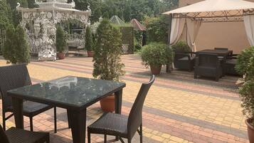 Se sirven almuerzos y cenas