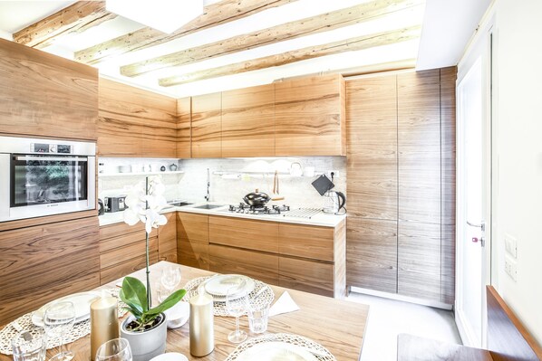 Appartement, 1 chambre, vue canal | Cuisine privée