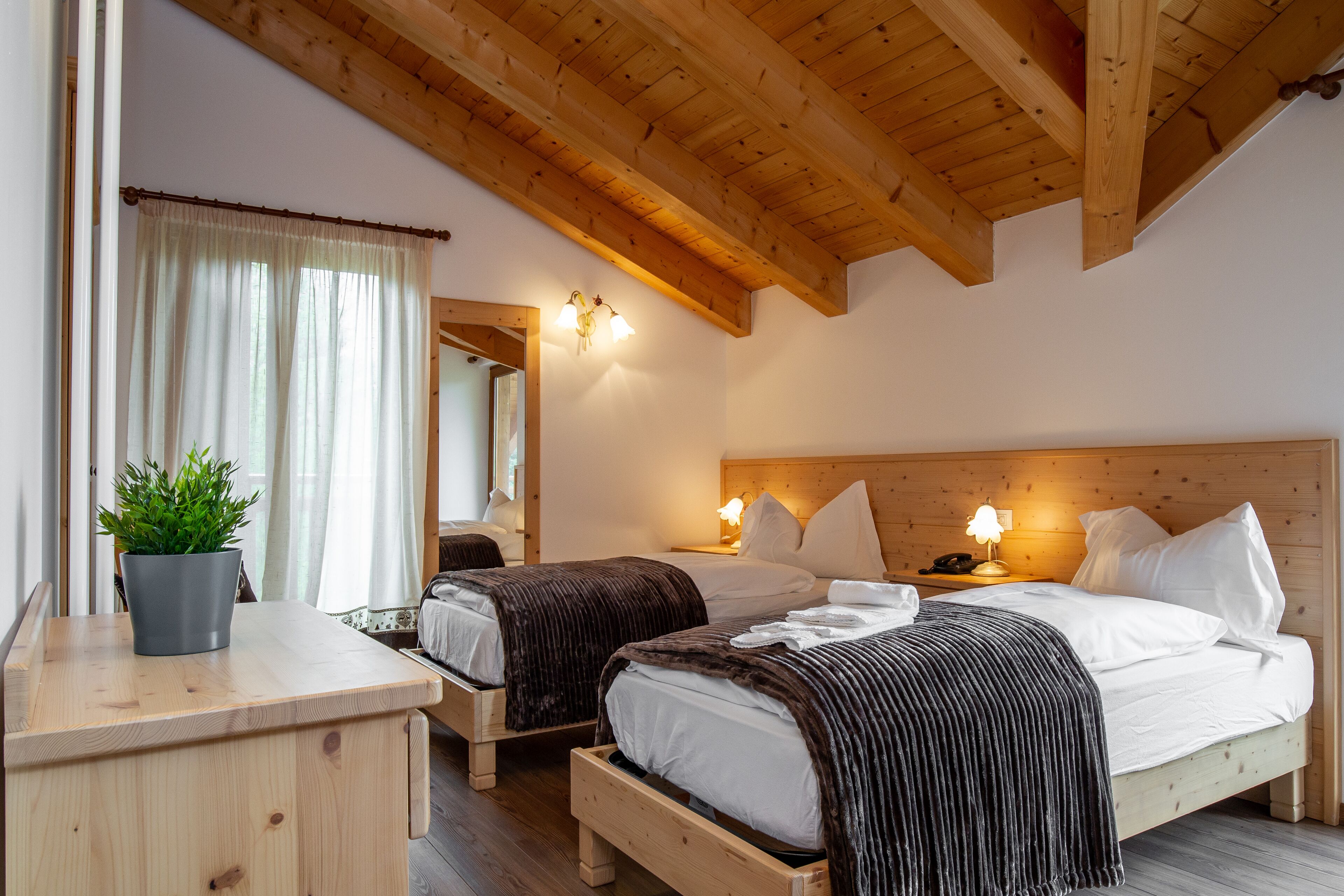In-room safe, blackout curtains, soundproofing, cots/infant beds