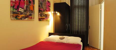 Dobbeltrom – design | Individuelt dekorert, blendingsgardiner og lydisolert