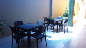 Courtyard - Hotel Hamilton (Manta)