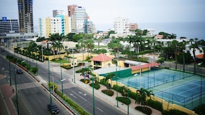 Pemandangan kota dari properti