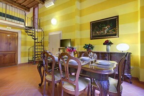 Apartment, Balcony (Fanciulla del West) | Living area | Flat-screen TV - Appartamento Puccini (Florence)