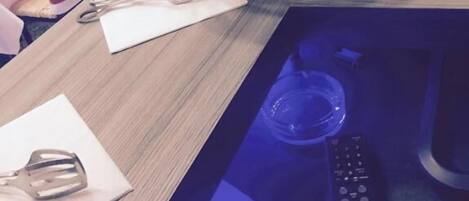 Couette en duvet d'oie, matelas mémoire de forme, minibar