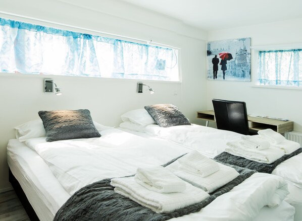 Double or Twin Room, Private Bathroom (102) | Desk, blackout drapes, iron/ironing board, free cribs/infant beds - Guesthouse 77 (Eyrarbakki)