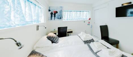 雙人或雙床房, 私人浴室 (102) | 書桌、遮光布/窗簾、熨斗/熨衣板、免費搖籃/嬰兒床